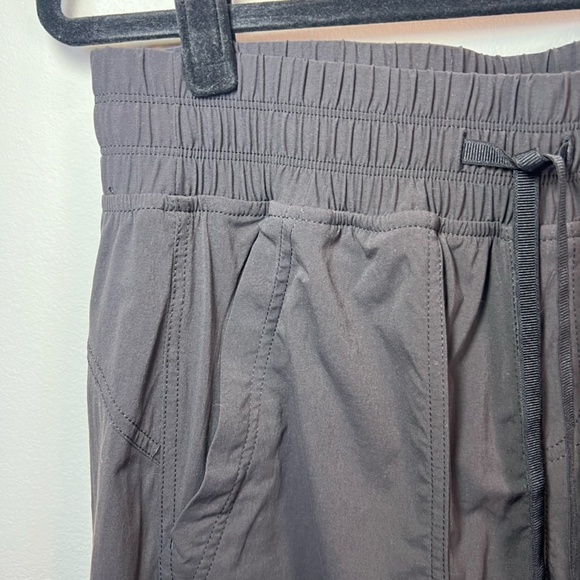 Eddie Bauer Womens Sightscape Horizon Pull-On Jogger Pants Black UPF Sz 8 Petite - Picture 3 of 15